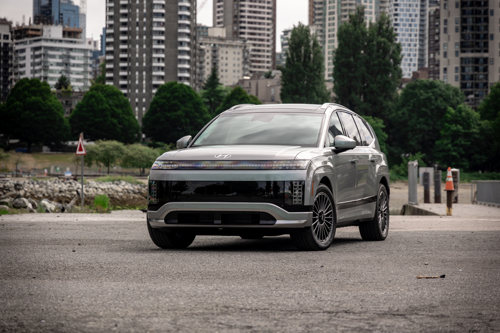 The 2026 Hyundai IONIQ 9 is the Electric 3-Row You’ve Been Waiting For.